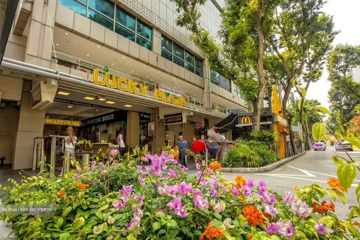 Lucky Plaza (D9), Retail #575758141